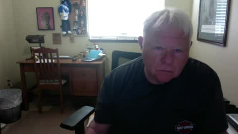 Snapshot of dirtrider195080438 chatting on June 2026 05:28:01 PM dirtrider195080438 online show from June 2026 05:28:01 PM