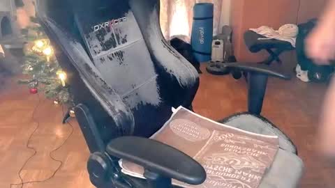 Snapshot of dirty_fun_boy chatting on December 2024 01:11:02 PM dirty_fun_boy online show from December 2024 01:11:02 PM