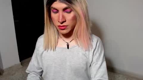 Snapshot of dirtydanezka chatting on November 2025 03:50:02 AM dirtydanezka online show from November 2025 03:50:02 AM