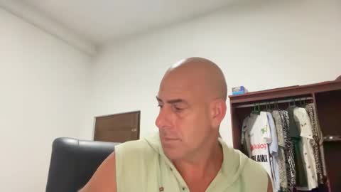 Snapshot of dirtydanlondon chatting on February 2025 12:37:01 PM Dirtydanlondon online show from February 2025 12:37:01 PM