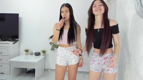 Snapshot of dirtygirls99 chatting on March 2025 04:02:02 AM Gyna Josie online show from March 2025 04:02:02 AM