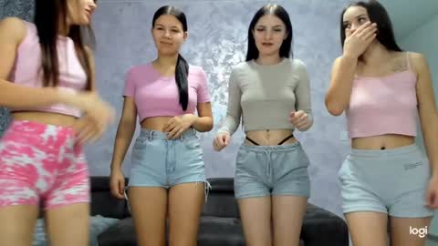 Snapshot of dirtygirls99 chatting on October 2025 10:52:01 PM Gyna Josie online show from October 2025 10:52:01 PM