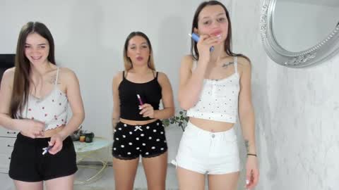 Snapshot of dirtygirls99 chatting on February 2026 01:57:01 AM Gyna Josie online show from February 2026 01:57:01 AM