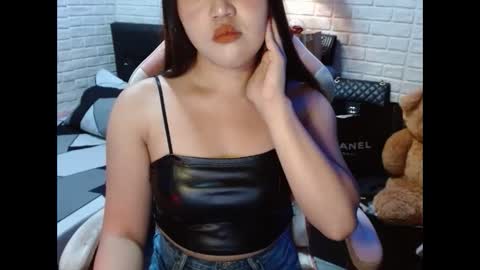 Snapshot of dirtylexa31 chatting on January 2025 05:02:02 PM LEXA online show from January 2025 05:02:02 PM