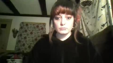 Snapshot of dirtyxhippie21 chatting on December 2025 03:35:02 AM Crystal online show from December 2025 03:35:02 AM