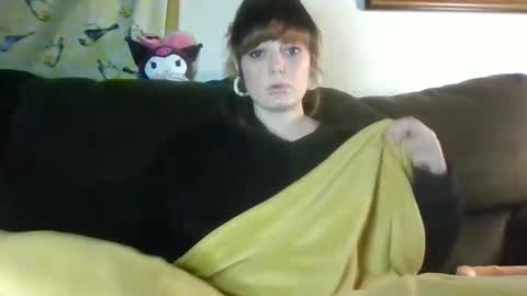 Snapshot of dirtyxhippie21 chatting on January 2026 03:32:01 AM Crystal online show from January 2026 03:32:01 AM