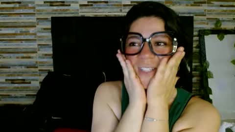 Snapshot of disneey2888 chatting on October 2025 01:44:01 AM disneey2888 online show from October 2025 01:44:01 AM