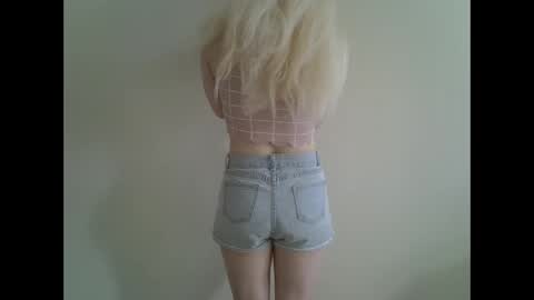 Snapshot of ditamilton chatting on February 2025 11:41:02 AM DitaMilton online show from February 2025 11:41:02 AM