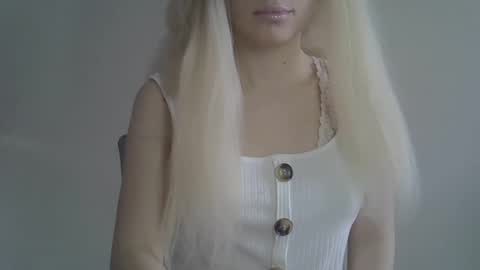 Snapshot of ditamilton chatting on March 2025 06:43:01 AM DitaMilton online show from March 2025 06:43:01 AM