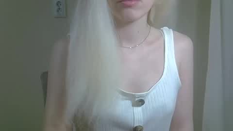 Snapshot of ditamilton chatting on September 2025 07:40:02 PM DitaMilton online show from September 2025 07:40:02 PM