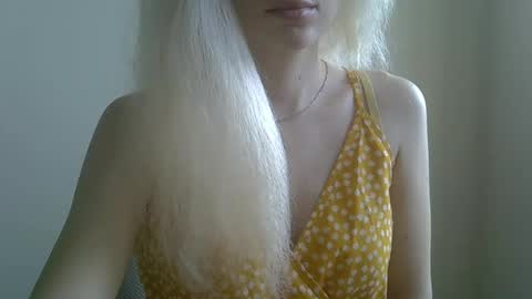 Snapshot of ditamilton chatting on October 2025 09:50:02 AM DitaMilton online show from October 2025 09:50:02 AM