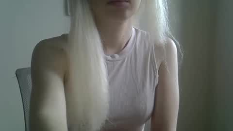 Snapshot of ditamilton chatting on October 2025 09:21:01 AM DitaMilton online show from October 2025 09:21:01 AM