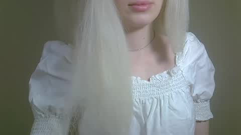 Snapshot of ditamilton chatting on October 2025 08:33:02 PM DitaMilton online show from October 2025 08:33:02 PM