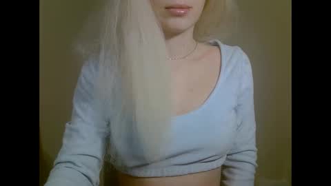 Snapshot of ditamilton chatting on November 2025 02:27:01 PM DitaMilton online show from November 2025 02:27:01 PM