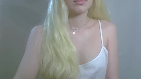 Snapshot of ditamilton chatting on November 2025 07:04:02 PM DitaMilton online show from November 2025 07:04:02 PM