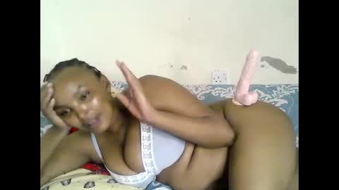 Snapshot of diva_cheupe chatting on May 2026 08:38:02 PM diva_cheupe online show from May 2026 08:38:02 PM