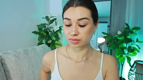 Tia online show from May 2026 08:26:02 PM