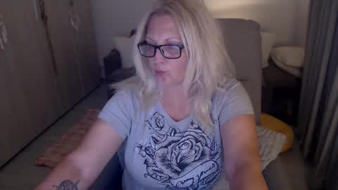 Alexxa online show from May 2026 07:20:02 PM