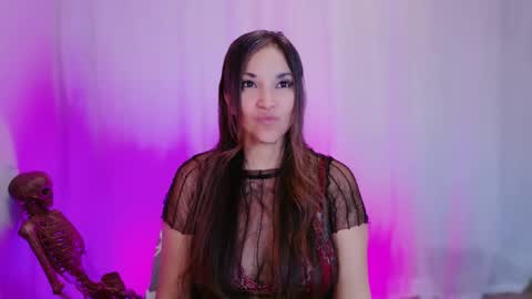 Snapshot of divinelynn chatting on February 2025 03:42:02 PM DivineLynn online show from February 2025 03:42:02 PM