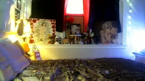 Snapshot of dixie_doll chatting on October 2025 05:22:02 PM Dixie Doll online show from October 2025 05:22:02 PM