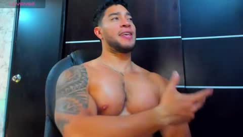Snapshot of dixon_ray_ chatting on June 2026 01:08:01 AM Dixon online show from June 2026 01:08:01 AM