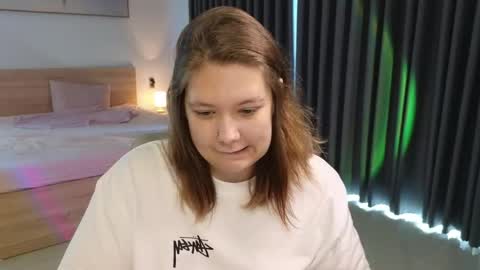 Jenia online show from May 2026 07:15:01 AM