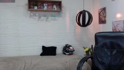 Snapshot of dmitrisanders1 chatting on January 2025 06:35:01 PM Maybe in pvt online show from January 2025 06:35:01 PM