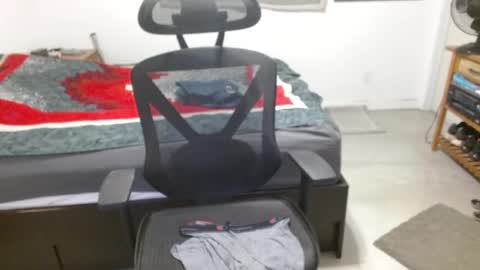 Snapshot of dmoney212 chatting on April 2026 06:18:01 AM dmoney212 online show from April 2026 06:18:01 AM