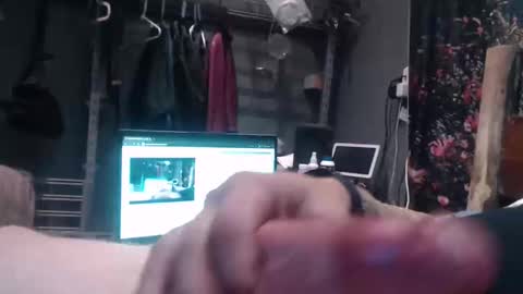 Snapshot of dns204563 chatting on March 2026 05:29:02 PM dns204563 online show from March 2026 05:29:02 PM