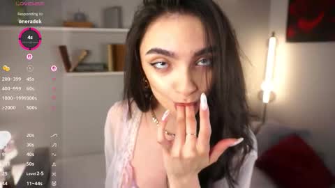 Snapshot of do_you_luv_me chatting on September 2025 06:35:01 AM Kristian online show from September 2025 06:35:01 AM