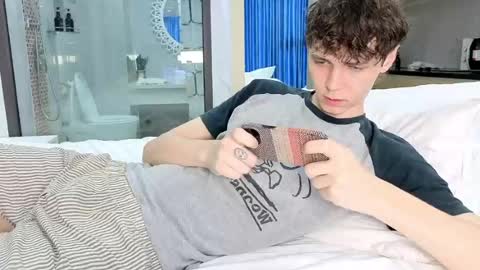 Alex online show from May 2026 01:03:01 AM