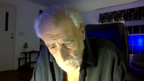 Snapshot of dogluc7 chatting on December 2024 12:34:02 AM dogluc7 online show from December 2024 12:34:02 AM