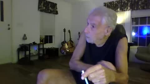 Snapshot of dogluc7 chatting on January 2025 01:49:01 AM dogluc7 online show from January 2025 01:49:01 AM