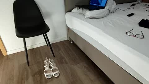 doit4thefun87 online show from April 2026 08:09:01 PM