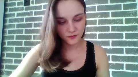 dolcezza_ online show from March 2026 12:17:02 PM