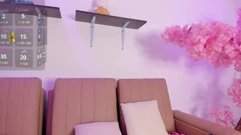 doll_isa_ online show from December 2025 06:49:02 PM