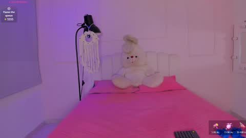 doll_isa_ online show from April 2026 09:07:02 PM