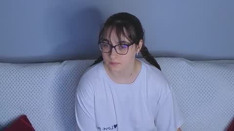 Snapshot of doll_tessa chatting on November 2025 04:07:02 PM Tessa online show from November 2025 04:07:02 PM