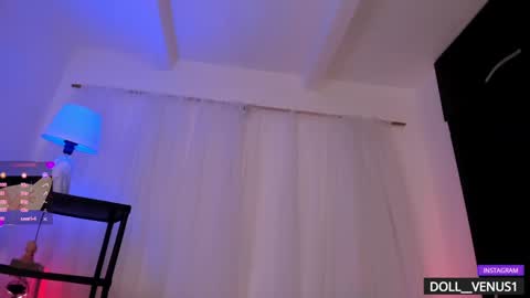 Snapshot of doll_venus chatting on February 2025 01:11:02 AM Roxana independent model can you help me reach 100 hands up uwu online show from February 2025 01:11:02 AM