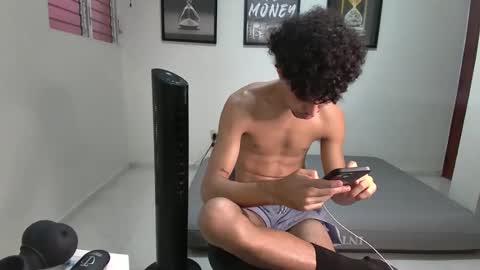 DollarHot30 online show from November 2025 10:21:02 PM