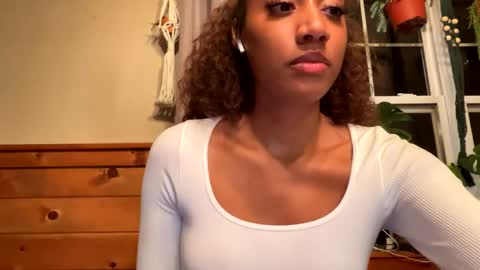 Snapshot of dollfacebeauty_x chatting on October 2025 02:10:01 AM Princess DollfaceBeauty online show from October 2025 02:10:01 AM