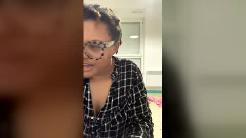 Snapshot of dolliastarz chatting on February 2026 05:53:01 PM Dolla online show from February 2026 05:53:01 PM