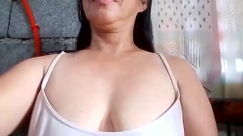 Snapshot of dolly926661 chatting on May 2026 05:01:02 AM dolly926661 online show from May 2026 05:01:02 AM