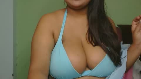 Snapshot of dolly_2 chatting on April 2026 04:06:02 AM dolly_2 online show from April 2026 04:06:02 AM