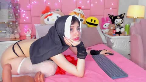 Snapshot of dolly_kitter chatting on April 2026 11:48:01 AM dolly_kitter online show from April 2026 11:48:01 AM