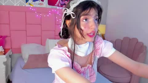 Snapshot of dolly_kitter chatting on April 2026 12:47:02 PM dolly_kitter online show from April 2026 12:47:02 PM