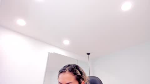 dolly walker online show from January 2025 08:19:01 AM