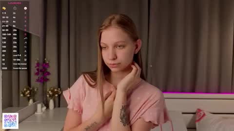 Emilia online show from October 2025 06:38:02 PM