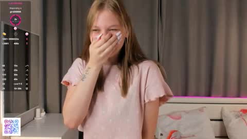 Emilia online show from November 2025 04:04:01 AM