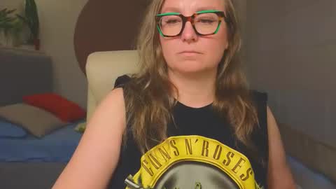 DOM MUMMY online show from May 2026 06:02:01 PM